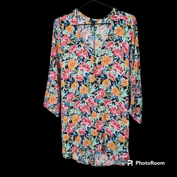 ❤️TORRID Floral Crinkle Gauze 3/4 sleeve high low tunic top - Picture 2 of 11